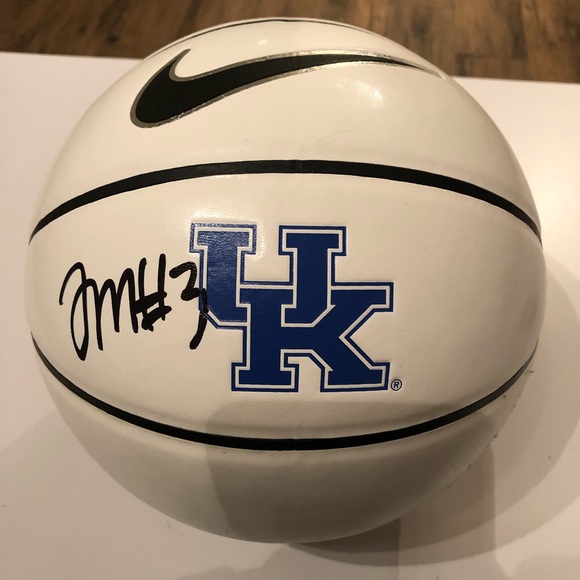 TYRESE MAXEY SIGNED BASKETBALL KENTUCKY WILDCATS